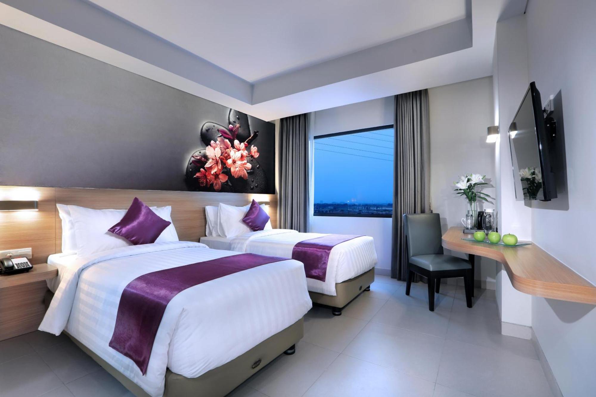 Quest Prime Cikarang By Aston Hotel Bekasi Exterior foto