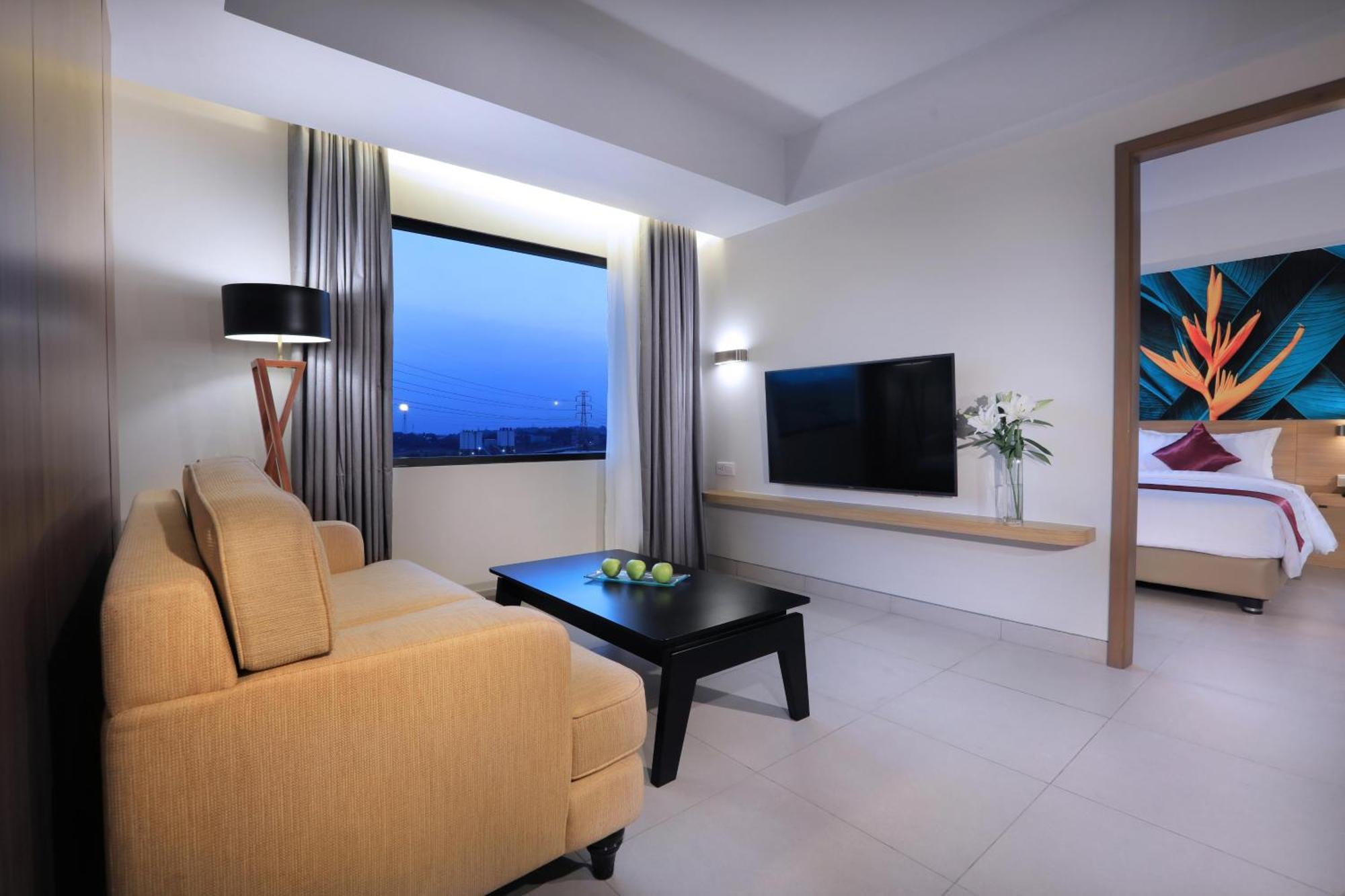 Quest Prime Cikarang By Aston Hotel Bekasi Exterior foto