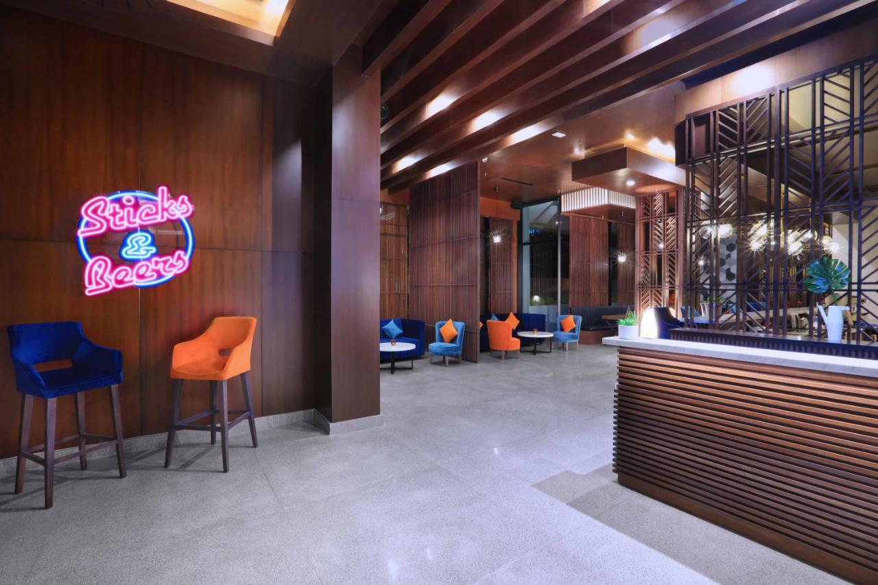 Quest Prime Cikarang By Aston Hotel Bekasi Exterior foto